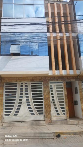APARTAMENTO PRIMER PISO y cochera